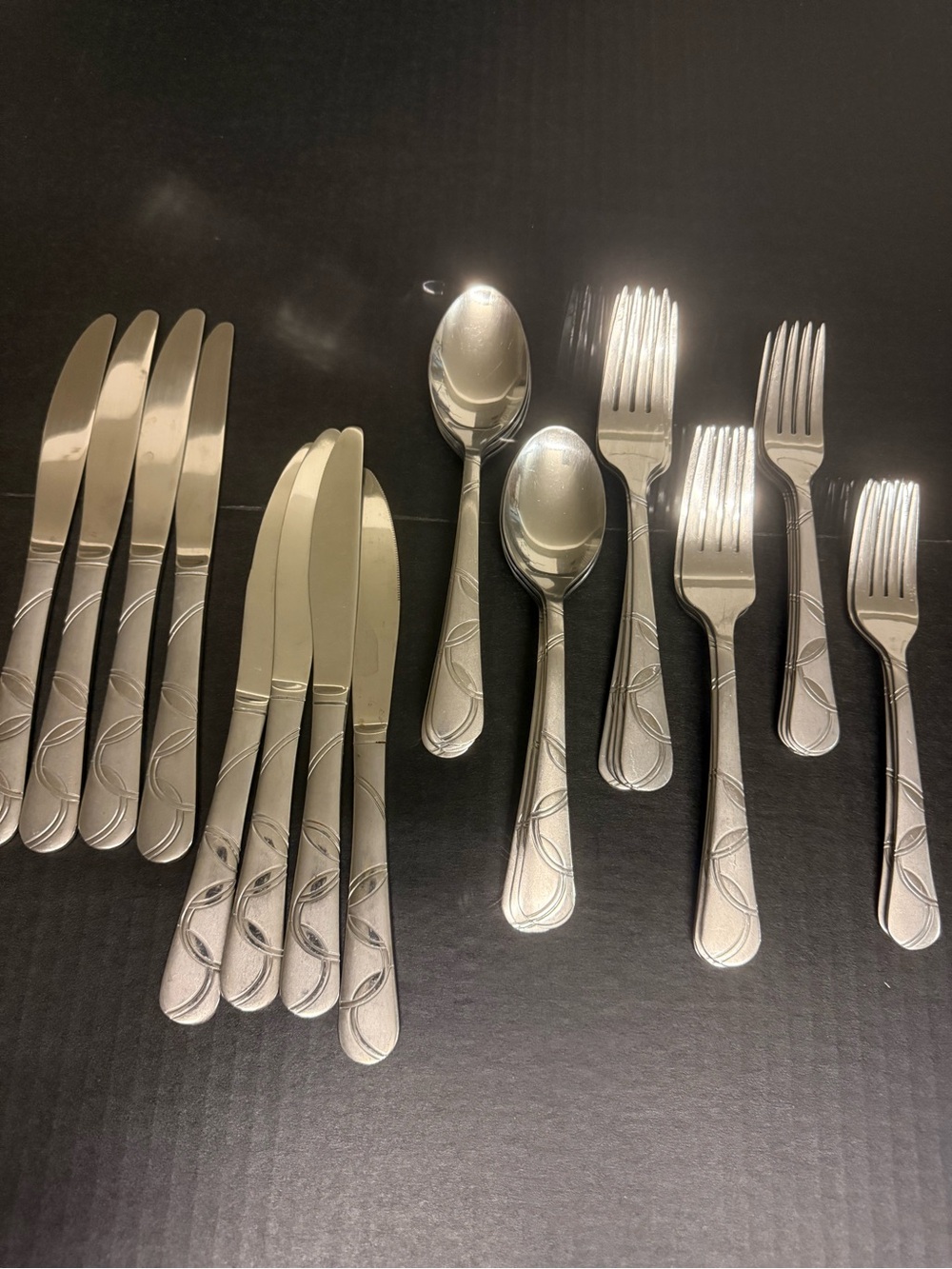 Stainless Flatware 32 pc